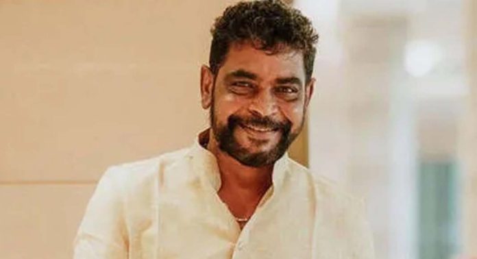 എംപുരാന് സിനിമ വിവാദത്തില് പരസ്യ പ്രതികരണവുമായി നിര്മാതാവ് എംപുരാന് സിനിമ വിവാദത്തില് പരസ്യ പ്രതികരണവുമായി നിര്മാതാവ്