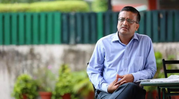സത്യസന്ധതയ്ക്ക് പേരുകേട്ട അശോക് ഖേംക ഐഎഎസ് വിരമിക്കുന്നു സത്യസന്ധതയ്ക്ക് പേരുകേട്ട അശോക് ഖേംക ഐഎഎസ് വിരമിക്കുന്നു