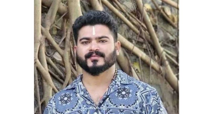 കോന്നിയിൽ ബൈക്ക് അപകടത്തിൽ യുവാവ് മരിച്ചു കോന്നിയിൽ ബൈക്ക് അപകടത്തിൽ യുവാവ് മരിച്ചു