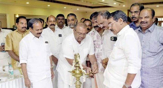 വെള്ളാപ്പള്ളി നടേശന് ഐക്യദാർഢ്യവുമായി ബിഡിജെഎസ് വെള്ളാപ്പള്ളി നടേശന് ഐക്യദാർഢ്യവുമായി ബിഡിജെഎസ്