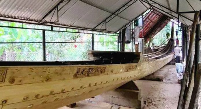 പുതുക്കിപ്പണിത ഉമയാറ്റുകര പുത്തൻ പള്ളിയോടം 13ന് നീരണിയും പുതുക്കിപ്പണിത ഉമയാറ്റുകര പുത്തൻ പള്ളിയോടം 13ന് നീരണിയും