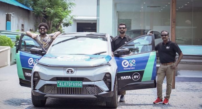 കേരള ടു നേപ്പാള് : ഇലക്ട്രിക് കാറില് യാത്ര ആരംഭിച്ച് മലയാളി സംഘം കേരള ടു നേപ്പാള് : ഇലക്ട്രിക് കാറില് യാത്ര ആരംഭിച്ച് മലയാളി സംഘം