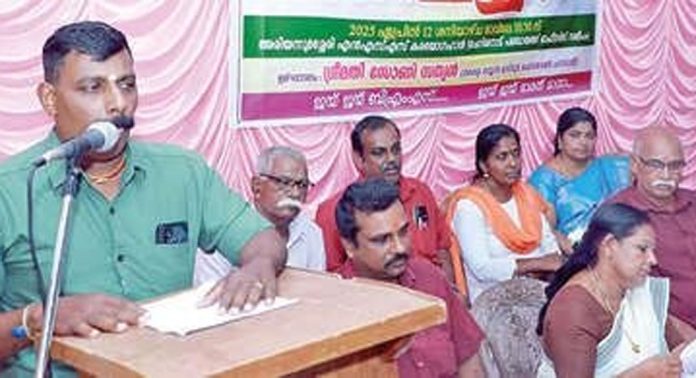 ജില്ലാ തയ്യൽത്തൊഴിലാളി സംഘ് ജില്ലാ സമ്മേളനം ഉദ്ഘാടനം ചെയ്തു ജില്ലാ തയ്യൽത്തൊഴിലാളി സംഘ് ജില്ലാ സമ്മേളനം ഉദ്ഘാടനം ചെയ്തു
