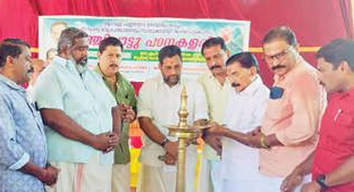 പടിഞ്ഞാറൻ മേഖലാ വഞ്ചിപ്പാട്ട് പഠനക്കളരി നടത്തി പടിഞ്ഞാറൻ മേഖലാ വഞ്ചിപ്പാട്ട് പഠനക്കളരി നടത്തി