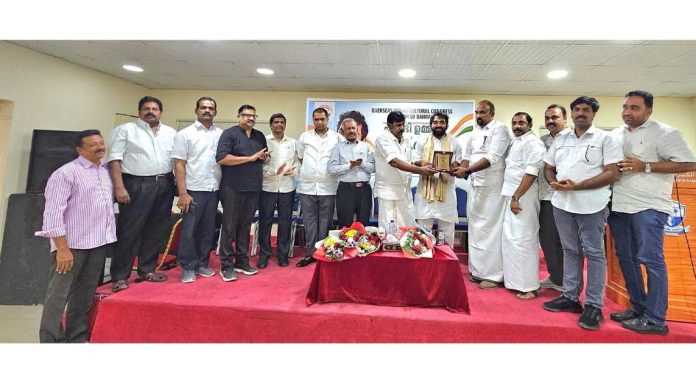 ഉമ്മൻചാണ്ടിയുടെ പാത പിന്തുടർന്ന് സംശുദ്ധ രാഷ്ട്രീയ പ്രവർത്തനം നടത്തും – ചാണ്ടി ഉമ്മൻ എം എൽ എ ഉമ്മൻചാണ്ടിയുടെ പാത പിന്തുടർന്ന് സംശുദ്ധ രാഷ്ട്രീയ പ്രവർത്തനം നടത്തും – ചാണ്ടി ഉമ്മൻ എം എൽ എ