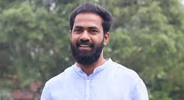 ഗോകുലം ഗോപാലൻ്റെ സ്ഥാപനങ്ങളിലെ ഇഡി റെയ്ഡ് പക പോക്കലാണെന്ന് വി കെ സനോജ് ഗോകുലം ഗോപാലൻ്റെ സ്ഥാപനങ്ങളിലെ ഇഡി റെയ്ഡ് പക പോക്കലാണെന്ന് വി കെ സനോജ്