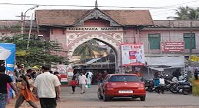 കോടതി ഉത്തരവ് ലംഘിച്ച് പാളയം മാർക്കറ്റ് പൊളിക്കാൻ ശ്രമം കോടതി ഉത്തരവ് ലംഘിച്ച് പാളയം മാർക്കറ്റ് പൊളിക്കാൻ ശ്രമം