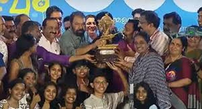 കേരളോത്സവം : 546 പോയിന്റുമായി തൃശ്ശൂർ ജില്ല ജേതാക്കൾ കേരളോത്സവം : 546 പോയിന്റുമായി തൃശ്ശൂർ ജില്ല ജേതാക്കൾ
