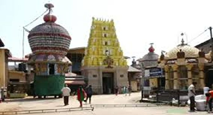 ഉഡുപ്പി ശ്രീകൃഷ്ണമഠം പരിസരത്ത് വിവാഹ ഷൂട്ടിങ് വിലക്കി ഉഡുപ്പി ശ്രീകൃഷ്ണമഠം പരിസരത്ത് വിവാഹ ഷൂട്ടിങ് വിലക്കി