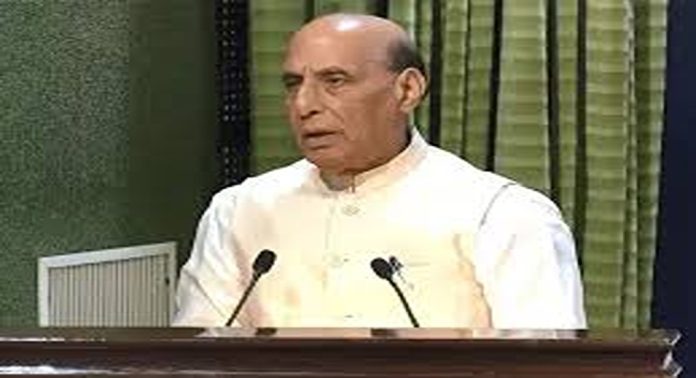 പഹല്ഗാം ഭീകരാക്രമണത്തില് ശക്തമായി തിരിച്ചടിക്കുമെന്ന് കേന്ദ്ര പ്രതിരോധ മന്ത്രി പഹല്ഗാം ഭീകരാക്രമണത്തില് ശക്തമായി തിരിച്ചടിക്കുമെന്ന് കേന്ദ്ര പ്രതിരോധ മന്ത്രി