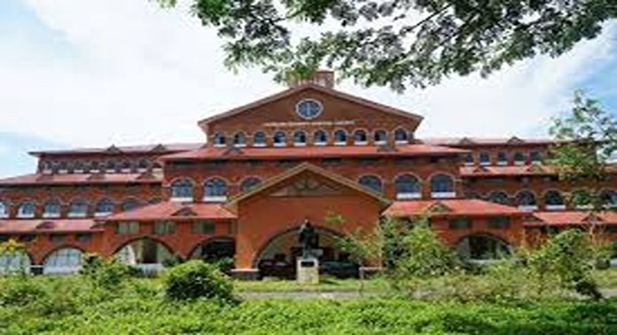 കണ്ണൂര് സര്വകലാശാല പരീക്ഷാ നടത്തിപ്പില് വന് വീഴ്ച്ച ; പരീക്ഷകള് മുടങ്ങി കണ്ണൂര് സര്വകലാശാല പരീക്ഷാ നടത്തിപ്പില് വന് വീഴ്ച്ച ; പരീക്ഷകള് മുടങ്ങി