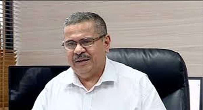 ചീഫ് പ്രിന്സിപ്പല് സെക്രട്ടറി കെ.എം എബ്രഹാമിനെതിരെ അമികസ് ക്യൂറി ഹൈക്കോടതിയിൽ ചീഫ് പ്രിന്സിപ്പല് സെക്രട്ടറി കെ.എം എബ്രഹാമിനെതിരെ അമികസ് ക്യൂറി ഹൈക്കോടതിയിൽ