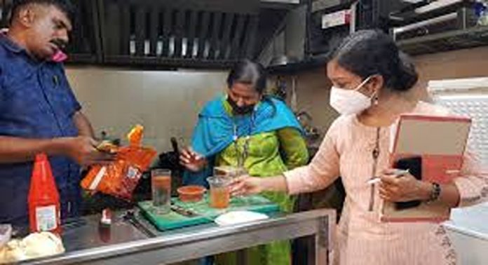 മെയ് 2 മുതല് മഴക്കാലപൂര്വ ഭക്ഷ്യ സുരക്ഷാ പരിശോധനകള് നടത്തുമെന്ന് ആരോഗ്യവകുപ്പ് മെയ് 2 മുതല് മഴക്കാലപൂര്വ ഭക്ഷ്യ സുരക്ഷാ പരിശോധനകള് നടത്തുമെന്ന് ആരോഗ്യവകുപ്പ്