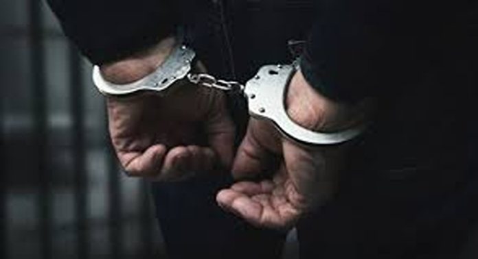 ഭാര്യയെ തീ കൊളുത്തിക്കൊന്ന മുൻ സൈനികനെ 20 വർഷങ്ങൾക്ക് ശേഷം പിടികൂടി ഭാര്യയെ തീ കൊളുത്തിക്കൊന്ന മുൻ സൈനികനെ 20 വർഷങ്ങൾക്ക് ശേഷം പിടികൂടി