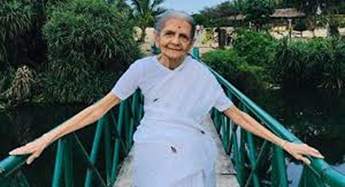 മഹാത്മാഗാന്ധിയുടെ കൊച്ചുമകൾ നീലംബെൻ പരീഖ് അന്തരിച്ചു മഹാത്മാഗാന്ധിയുടെ കൊച്ചുമകൾ നീലംബെൻ പരീഖ് അന്തരിച്ചു