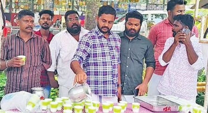 ഡിവൈഎഫ്ഐ മാവേലിക്കര ടൗൺ വടക്ക് മേഖലാ കമ്മിറ്റിയുടെ നേതൃത്വത്തിൽ ദാഹജലപ്പന്തൽ തുടങ്ങി ഡിവൈഎഫ്ഐ മാവേലിക്കര ടൗൺ വടക്ക് മേഖലാ കമ്മിറ്റിയുടെ നേതൃത്വത്തിൽ ദാഹജലപ്പന്തൽ തുടങ്ങി