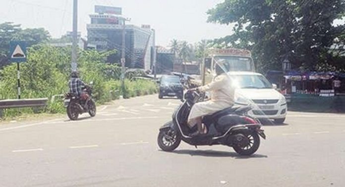 സുരക്ഷാ സംവിധാനങ്ങളില്ല ; ഏനാത്ത്-മണ്ണടി റോഡിൽനിന്ന് എംസി റോഡിലേക്ക് കടക്കാന് ബുദ്ധിമുട്ടി ജനങ്ങള് സുരക്ഷാ സംവിധാനങ്ങളില്ല ; ഏനാത്ത്-മണ്ണടി റോഡിൽനിന്ന് എംസി റോഡിലേക്ക് കടക്കാന് ബുദ്ധിമുട്ടി ജനങ്ങള്