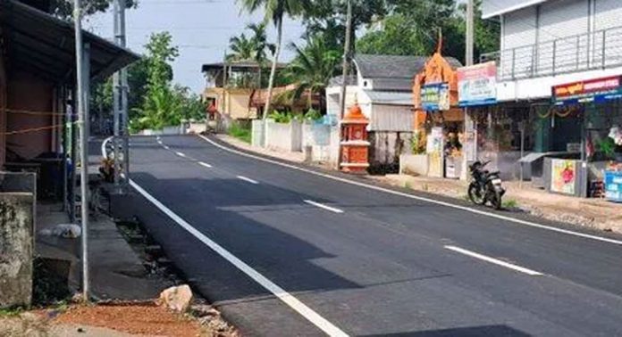 ഏഴംകുളം അമ്പലമുക്ക് ജംഗ്ഷനിൽ കാത്തിരിപ്പ് കേന്ദ്രം സ്ഥാപിക്കണമെന്ന ആവശ്യം ശക്തമാകുന്നു ഏഴംകുളം അമ്പലമുക്ക് ജംഗ്ഷനിൽ കാത്തിരിപ്പ് കേന്ദ്രം സ്ഥാപിക്കണമെന്ന ആവശ്യം ശക്തമാകുന്നു