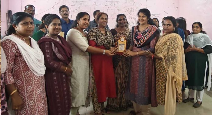 മാലിന്യ മുക്ത കേരളം ജനകീയ ക്യാമ്പയിൻ : മികച്ച വിദ്യാലയമായി ഗവൺമെൻറ് യുപിഎസ് റാന്നി പഴവങ്ങാടി തെരഞ്ഞെടുക്കപ്പെട്ടു മാലിന്യ മുക്ത കേരളം ജനകീയ ക്യാമ്പയിൻ : മികച്ച വിദ്യാലയമായി ഗവൺമെൻറ് യുപിഎസ് റാന്നി പഴവങ്ങാടി തെരഞ്ഞെടുക്കപ്പെട്ടു