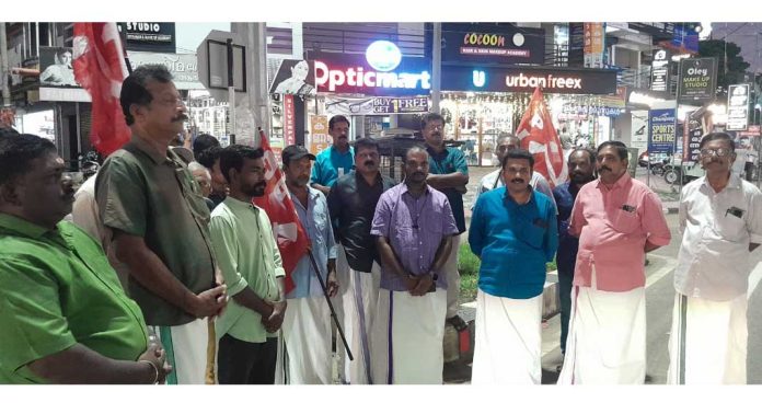 വഖഫ് ഭേദഗതി നിയമത്തിനെതിരെ സി പി ഐ പ്രതിഷേധ പ്രകടനവും യോഗവും നടത്തി വഖഫ് ഭേദഗതി നിയമത്തിനെതിരെ സി പി ഐ പ്രതിഷേധ പ്രകടനവും യോഗവും നടത്തി