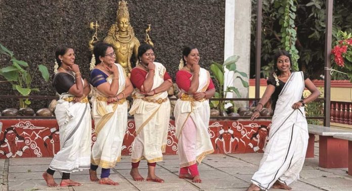 സംസ്കൃത സർവ്വകലാശാലയിലെ അനധ്യാപക വിദ്യാർത്ഥിനികളുടെ നൃത്ത അരങ്ങേറ്റം ഏപ്രിൽ ഏഴിന് കൂത്തമ്പലത്തിൽ സംസ്കൃത സർവ്വകലാശാലയിലെ അനധ്യാപക വിദ്യാർത്ഥിനികളുടെ നൃത്ത അരങ്ങേറ്റം ഏപ്രിൽ ഏഴിന് കൂത്തമ്പലത്തിൽ