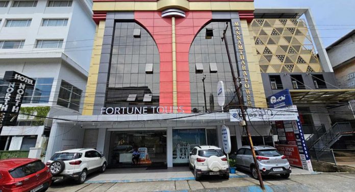 വിനോദയാത്ര വൈകി, കാഴ്ചകൾ നഷ്ടപ്പെട്ടു ; ഫോർച്യൂൺ ഡെസ്റ്റിനേഷൻ മാനേജ്മെന്റ് ഇന്ത്യ പ്രൈവറ്റ് ലിമിറ്റഡ് 22500 രൂപ നഷ്ടപരിഹാരം നല്കണം വിനോദയാത്ര വൈകി, കാഴ്ചകൾ നഷ്ടപ്പെട്ടു ; ഫോർച്യൂൺ ഡെസ്റ്റിനേഷൻ മാനേജ്മെന്റ് ഇന്ത്യ പ്രൈവറ്റ് ലിമിറ്റഡ് 22500 രൂപ നഷ്ടപരിഹാരം നല്കണം