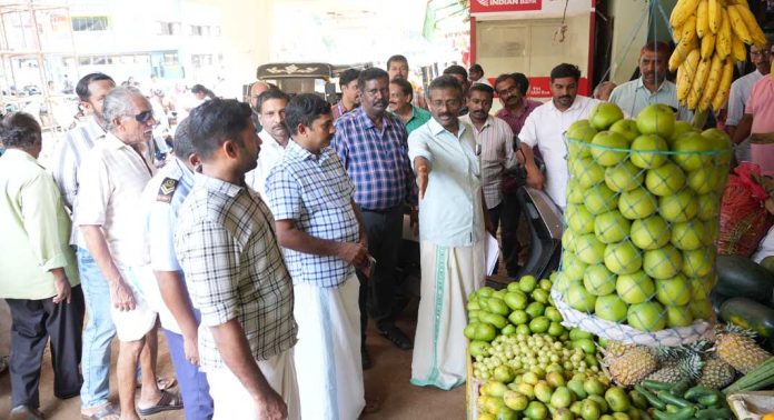 പത്തനംതിട്ട നഗരസഭ ബസ്സ്റ്റാൻഡ് കയ്യേറ്റങ്ങൾ ഒഴിപ്പിച്ചു തുടങ്ങി പത്തനംതിട്ട നഗരസഭ ബസ്സ്റ്റാൻഡ് കയ്യേറ്റങ്ങൾ ഒഴിപ്പിച്ചു തുടങ്ങി