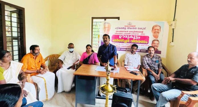 വലിയപതാൽ പട്ടികവർഗ ഉന്നതിയുടെ വികസന പ്രവർത്തനങ്ങൾ ചർച്ച ചെയ്ത് പദ്ധതി തയ്യാറാക്കുന്നതിന് ഉപഭോക്താക്കളുടെ ഊരുകൂട്ടം ചേർന്നു വലിയപതാൽ പട്ടികവർഗ ഉന്നതിയുടെ വികസന പ്രവർത്തനങ്ങൾ ചർച്ച ചെയ്ത് പദ്ധതി തയ്യാറാക്കുന്നതിന് ഉപഭോക്താക്കളുടെ ഊരുകൂട്ടം ചേർന്നു