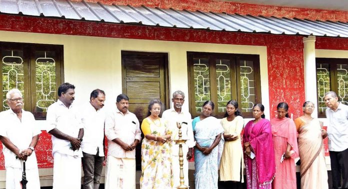 സുനില് ടീച്ചറിന്റെ 350 -മത് സ്നേഹഭവനം വിഷുക്കൈനീട്ടമായി തങ്കമ്മ റെജിക്കും കുടുംബത്തിനും സുനില് ടീച്ചറിന്റെ 350 -മത് സ്നേഹഭവനം വിഷുക്കൈനീട്ടമായി തങ്കമ്മ റെജിക്കും കുടുംബത്തിനും