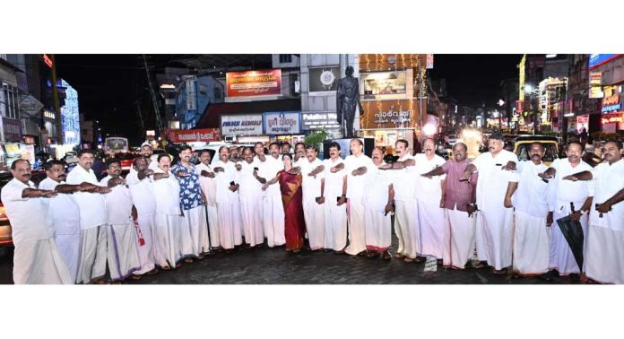 ഭീകരവാദത്തെ രാജ്യം ഒറ്റക്കെട്ടായി നേരിടണം : ആന്റോ ആന്റണി എം.പി ഭീകരവാദത്തെ രാജ്യം ഒറ്റക്കെട്ടായി നേരിടണം : ആന്റോ ആന്റണി എം.പി