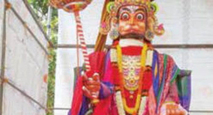 കുരമ്പാല പുത്തൻകാവിൽ ഭഗവതീക്ഷേത്രത്തിൽ അമ്പത് വർഷത്തിലധികം പഴക്കമുള്ള ഹനുമാൻ പുനരുദ്ധാരണം നടത്തി അത്തക്കാഴ്ചയിലെത്തുന്നു കുരമ്പാല പുത്തൻകാവിൽ ഭഗവതീക്ഷേത്രത്തിൽ അമ്പത് വർഷത്തിലധികം പഴക്കമുള്ള ഹനുമാൻ പുനരുദ്ധാരണം നടത്തി അത്തക്കാഴ്ചയിലെത്തുന്നു