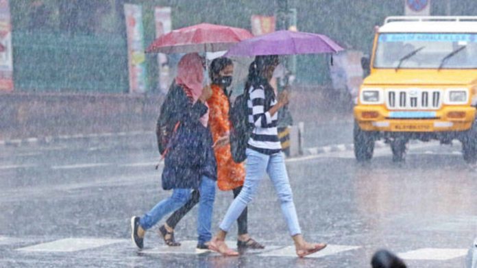 മഴ മുന്നറിയിപ്പില് മാറ്റം : ആറ് ജില്ലകളില് യെല്ലോ അലര്ട്ട് പ്രഖ്യാപിച്ചു മഴ മുന്നറിയിപ്പില് മാറ്റം : ആറ് ജില്ലകളില് യെല്ലോ അലര്ട്ട് പ്രഖ്യാപിച്ചു