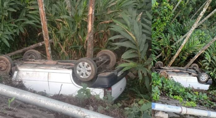 ഇടുക്കിയില് അപകടത്തില്പ്പെട്ട കാറില്നിന്ന് ഭാര്യയെ ഉപേക്ഷിച്ച് ഭര്ത്താവ് കടന്നുകളഞ്ഞു ഇടുക്കിയില് അപകടത്തില്പ്പെട്ട കാറില്നിന്ന് ഭാര്യയെ ഉപേക്ഷിച്ച് ഭര്ത്താവ് കടന്നുകളഞ്ഞു