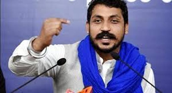 വഖഫ് ഭേദഗതി ബിൽ മുസ്ലിംകളുടെ മതസ്വാതന്ത്ര്യത്തിന് നേരെയുള്ള ആക്രമണമെന്ന് ചന്ദ്രശേഖർ ആസാദ് വഖഫ് ഭേദഗതി ബിൽ മുസ്ലിംകളുടെ മതസ്വാതന്ത്ര്യത്തിന് നേരെയുള്ള ആക്രമണമെന്ന് ചന്ദ്രശേഖർ ആസാദ്