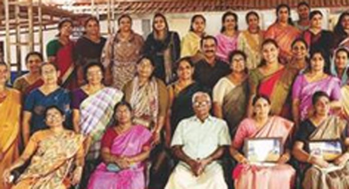 കലഞ്ഞൂർ ഗവ. മോഡൽ ഹയർ സെക്കൻഡറി സ്കൂളില് നടന്നത് മൂന്നു തലമുറയിലെ അധ്യാപക സംഗമം കലഞ്ഞൂർ ഗവ. മോഡൽ ഹയർ സെക്കൻഡറി സ്കൂളില് നടന്നത് മൂന്നു തലമുറയിലെ അധ്യാപക സംഗമം