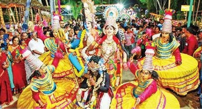 കാട്ടൂർ പുതിയവീട്ടിൽ ഹനുമദ്ക്ഷേത്രത്തിലെ ഹനുമദ്ജയന്തി ഉത്സവത്തിന് തുടക്കമായി കാട്ടൂർ പുതിയവീട്ടിൽ ഹനുമദ്ക്ഷേത്രത്തിലെ ഹനുമദ്ജയന്തി ഉത്സവത്തിന് തുടക്കമായി