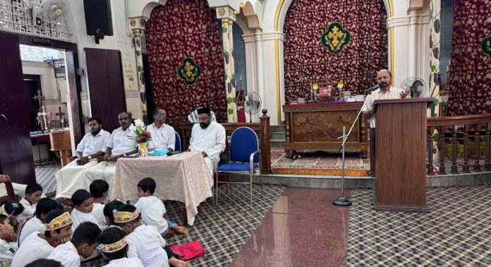 കരുവാറ്റ പള്ളിയിലെ ഒവിബിഎസ് സമാപിച്ചു കരുവാറ്റ പള്ളിയിലെ ഒവിബിഎസ് സമാപിച്ചു
