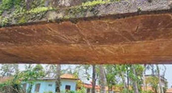 നന്നാക്കിട്ട് ഒരു വര്ഷം ; കടമ്പനാട് അക്വാഡക്ട് വീണ്ടും ചോർന്നൊലിക്കുന്നു നന്നാക്കിട്ട് ഒരു വര്ഷം ; കടമ്പനാട് അക്വാഡക്ട് വീണ്ടും ചോർന്നൊലിക്കുന്നു
