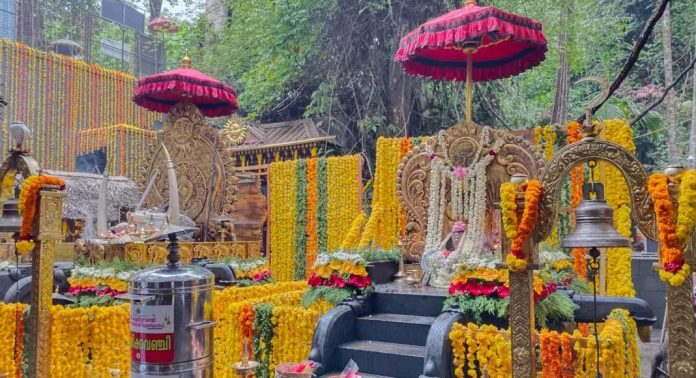 കല്ലേലിക്കാവില് പത്താമുദയ മഹോത്സവം ഏപ്രിൽ 14 മുതൽ 23 വരെ കല്ലേലിക്കാവില് പത്താമുദയ മഹോത്സവം ഏപ്രിൽ 14 മുതൽ 23 വരെ