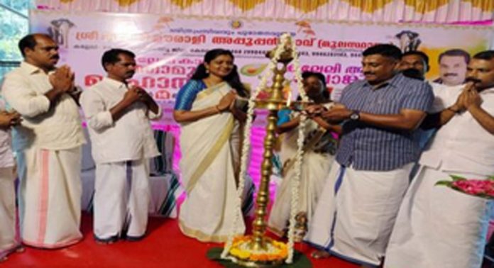 കോന്നി കല്ലേലി ഊരാളി അപ്പൂപ്പൻ കാവിലെ പത്താമുദയ മഹോത്സവം : നാലാം ഉത്സവം ഭദ്രദീപം തെളിയിച്ച് സമർപ്പിച്ചു കോന്നി കല്ലേലി ഊരാളി അപ്പൂപ്പൻ കാവിലെ പത്താമുദയ മഹോത്സവം : നാലാം ഉത്സവം ഭദ്രദീപം തെളിയിച്ച് സമർപ്പിച്ചു