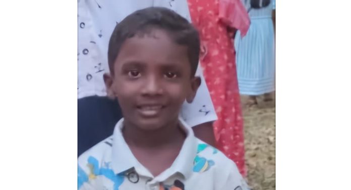 കോന്നി ആനക്കൂട്ടില് കോണ്ക്രീറ്റ് തൂണ് ഇളകിവീണ് നാലുവയസുകാരന് ദാരുണാന്ത്യം ; സംഭവം ഇന്നലെ കോന്നി ആനക്കൂട്ടില് കോണ്ക്രീറ്റ് തൂണ് ഇളകിവീണ് നാലുവയസുകാരന് ദാരുണാന്ത്യം ; സംഭവം ഇന്നലെ