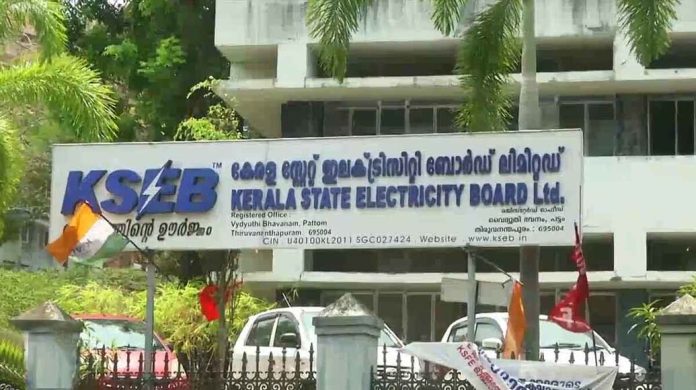 ലക്ഷങ്ങളുടെ വാടക കുടിശ്ശിക ; ബിഎസ്എൻഎൽ ഇൻ്റർനെറ്റ് കണക്ഷൻ വിച്ഛേദിച്ച് കെഎസ്ഇബി ലക്ഷങ്ങളുടെ വാടക കുടിശ്ശിക ; ബിഎസ്എൻഎൽ ഇൻ്റർനെറ്റ് കണക്ഷൻ വിച്ഛേദിച്ച് കെഎസ്ഇബി