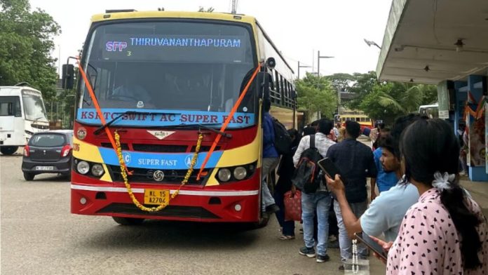 കെഎസ്ആർടിസിയുടെ സൂപ്പർ ഫാസ്റ്റ് എസി ബസ് വമ്പൻ ഹിറ്റ് കെഎസ്ആർടിസിയുടെ സൂപ്പർ ഫാസ്റ്റ് എസി ബസ് വമ്പൻ ഹിറ്റ്