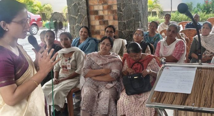 മല്ലപ്പളളി മൈത്രി റസിഡൻസ് അസോസിയേഷന്റെ ആഭിമുഖ്യത്തിൽ ആരോഗ്യ ബോധവൽക്കരണ പരിപാടി സംഘടിപ്പിച്ചു മല്ലപ്പളളി മൈത്രി റസിഡൻസ് അസോസിയേഷന്റെ ആഭിമുഖ്യത്തിൽ ആരോഗ്യ ബോധവൽക്കരണ പരിപാടി സംഘടിപ്പിച്ചു