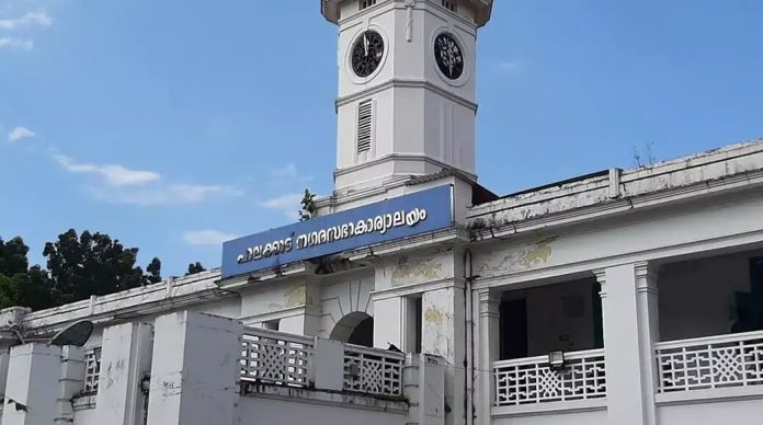ഭിന്നശേഷി നൈപുണ്യ കേന്ദ്രത്തിന് ഹെഡ്ഗേവാറിന്റെ പേര് നല്കി ; പാലക്കാട് നഗരസഭ യോഗത്തില് കൂട്ടയടി ഭിന്നശേഷി നൈപുണ്യ കേന്ദ്രത്തിന് ഹെഡ്ഗേവാറിന്റെ പേര് നല്കി ; പാലക്കാട് നഗരസഭ യോഗത്തില് കൂട്ടയടി