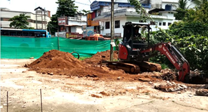 മല്ലപ്പള്ളി ബസ്സ്റ്റാൻഡിൽ ആശാസ്ത്രീയമായ രീതിയിൽ ശൗചാലയം നിർമ്മിക്കുന്നതിനെതിരെ കേരള വനിതാ കോൺഗ്രസ് എം തിരുവല്ല നിയോജകമണ്ഡലം കമ്മിറ്റി മല്ലപ്പള്ളി ബസ്സ്റ്റാൻഡിൽ ആശാസ്ത്രീയമായ രീതിയിൽ ശൗചാലയം നിർമ്മിക്കുന്നതിനെതിരെ കേരള വനിതാ കോൺഗ്രസ് എം തിരുവല്ല നിയോജകമണ്ഡലം കമ്മിറ്റി