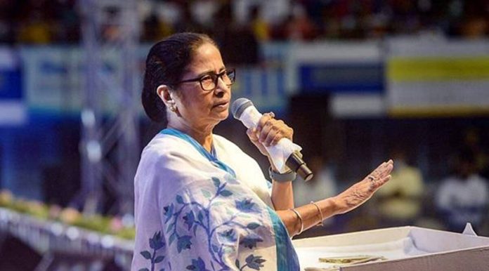 വഖഫ് നിയമത്തിനെതിരായ പ്രതിഷേധം ; ബംഗാളിലെ അക്രമം മുൻകൂട്ടി ആസൂത്രണം ചെയ്തതെന്ന് മമത ബാനർജി വഖഫ് നിയമത്തിനെതിരായ പ്രതിഷേധം ; ബംഗാളിലെ അക്രമം മുൻകൂട്ടി ആസൂത്രണം ചെയ്തതെന്ന് മമത ബാനർജി
