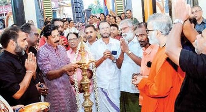 പുനരുദ്ധാരണം കഴിഞ്ഞ മുട്ടാർ അയ്യപ്പക്ഷേത്രം ഭക്തർക്ക് സമർപ്പിച്ചു പുനരുദ്ധാരണം കഴിഞ്ഞ മുട്ടാർ അയ്യപ്പക്ഷേത്രം ഭക്തർക്ക് സമർപ്പിച്ചു