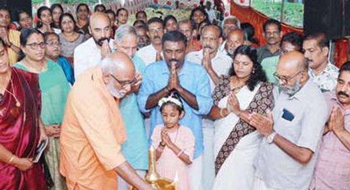 മലയാലപ്പുഴ ഹിന്ദുധർമ പരിഷത്ത് മഹാസത്സംഗ് തുടങ്ങി മലയാലപ്പുഴ ഹിന്ദുധർമ പരിഷത്ത് മഹാസത്സംഗ് തുടങ്ങി