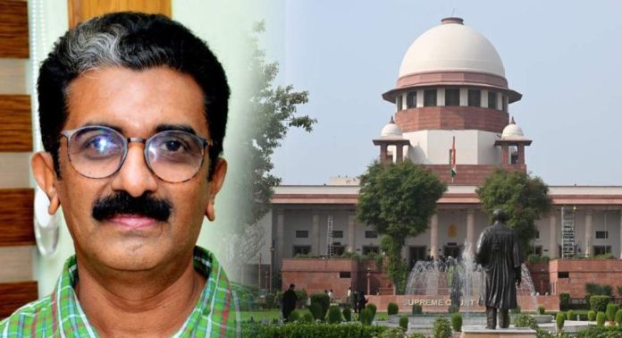 എഡിഎം നവീൻ ബാബുവിന്റെ മരണം സിബിഐ അന്വേഷിക്കണമെന്ന് ആവശ്യപ്പെട്ട് കുടുംബം നൽകിയ ഹർജി സുപ്രീംകോടതി തള്ളി എഡിഎം നവീൻ ബാബുവിന്റെ മരണം സിബിഐ അന്വേഷിക്കണമെന്ന് ആവശ്യപ്പെട്ട് കുടുംബം നൽകിയ ഹർജി സുപ്രീംകോടതി തള്ളി